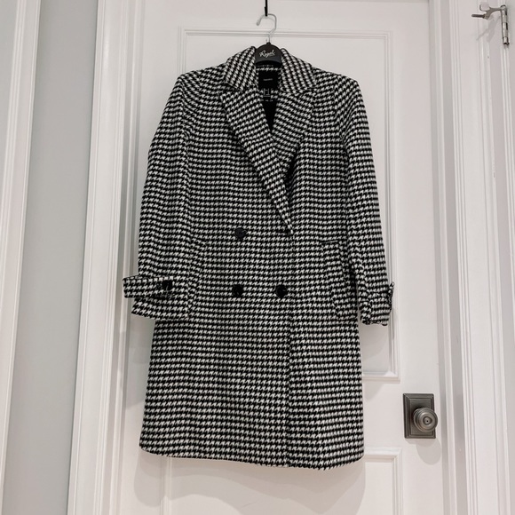 Like New ** Winter Long Coat - Picture 3 of 7